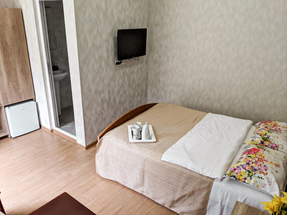 Kutaisi-Maemani Hotel ภายนอก รูปภาพ