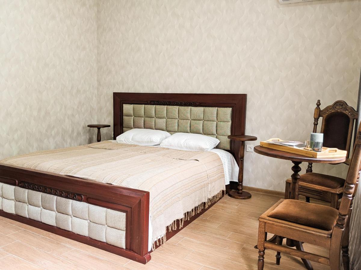 Kutaisi-Maemani Hotel ภายนอก รูปภาพ